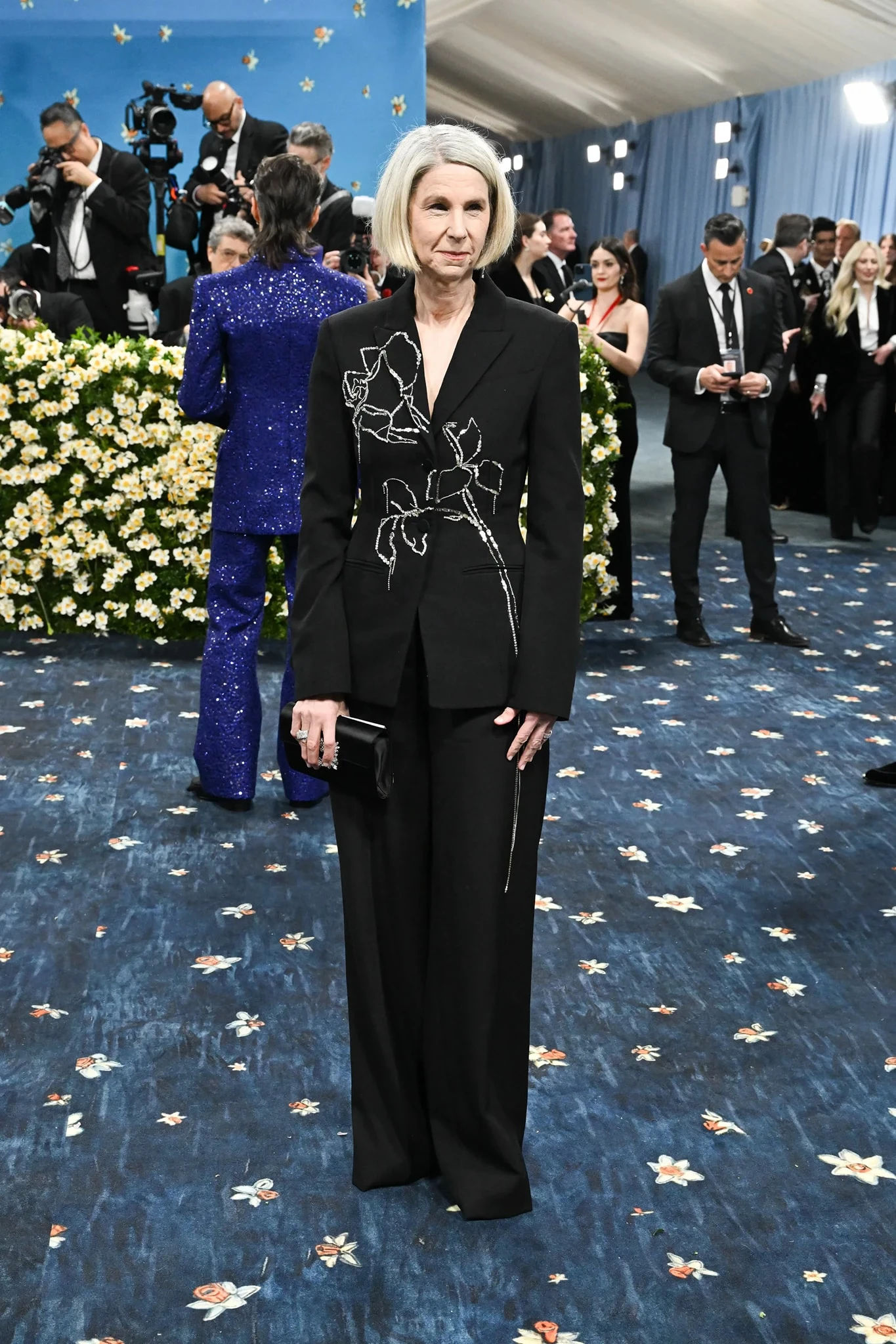 image about باقى من الزمن ثلاث أشهر لنستقبل الحفل السنوى لمعهد Metropolitan Art