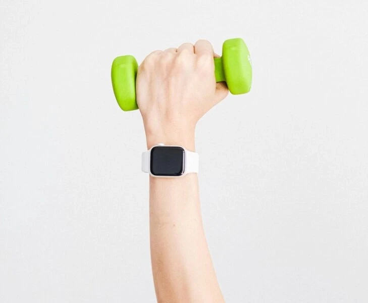 image about الدمبل والسعرات الحرارية ، والتوازن الصعب لانقاص الوزن واكتساب العضلات في نفس الوقت دون تخريب كل ما تبذلونه من جهود