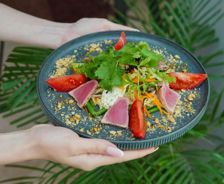 image about البقدونس ، عشب لتتبيل أطباقك وهو مفيد لعظامك ويقلل من الالتهاب