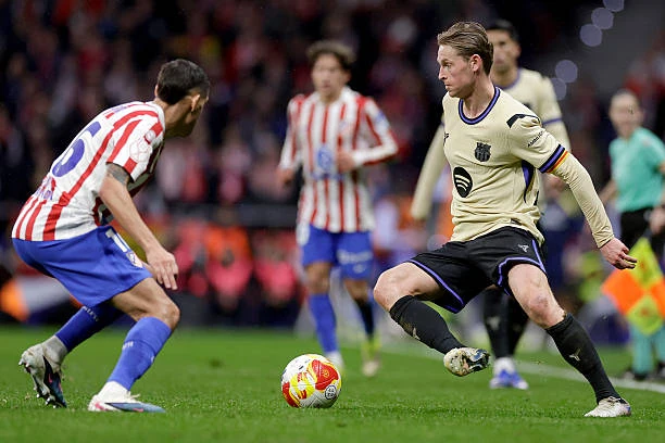 image about برشلونة يعلن تقدمه بشكوى رسمية إلى الاتحاد الإسباني لكرة القدم، بشأن حكم مباراة أتلتيكو مدريد، إلى جانب حكم تقنية الفار