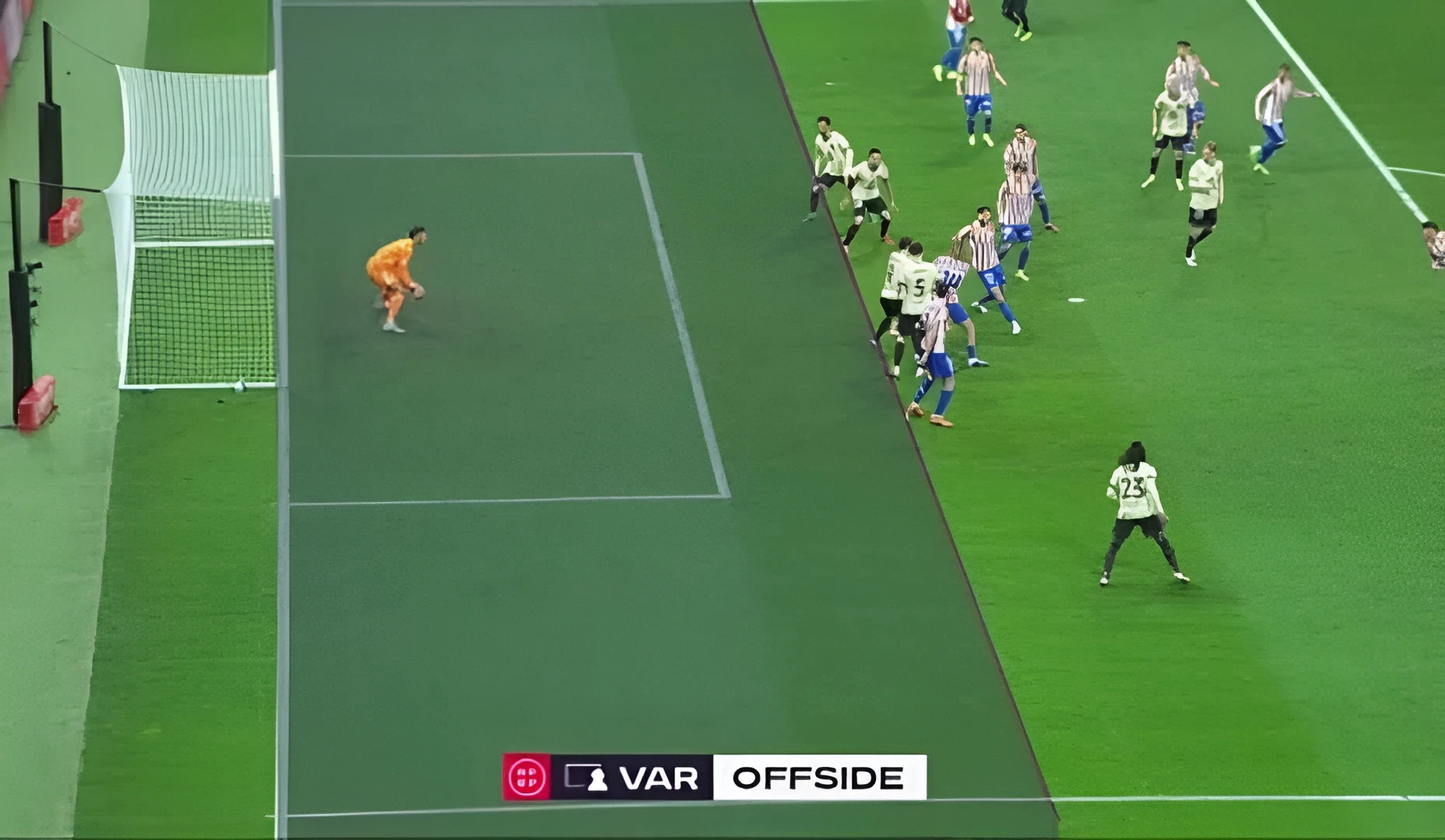 image about برشلونة يعلن تقدمه بشكوى رسمية إلى الاتحاد الإسباني لكرة القدم، بشأن حكم مباراة أتلتيكو مدريد، إلى جانب حكم تقنية الفار