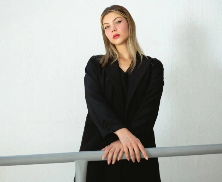 image about تظهر السخرية أيضا: كيف تكسر هذا الدرع العاطفي الذي يخدرك من مشاعرك