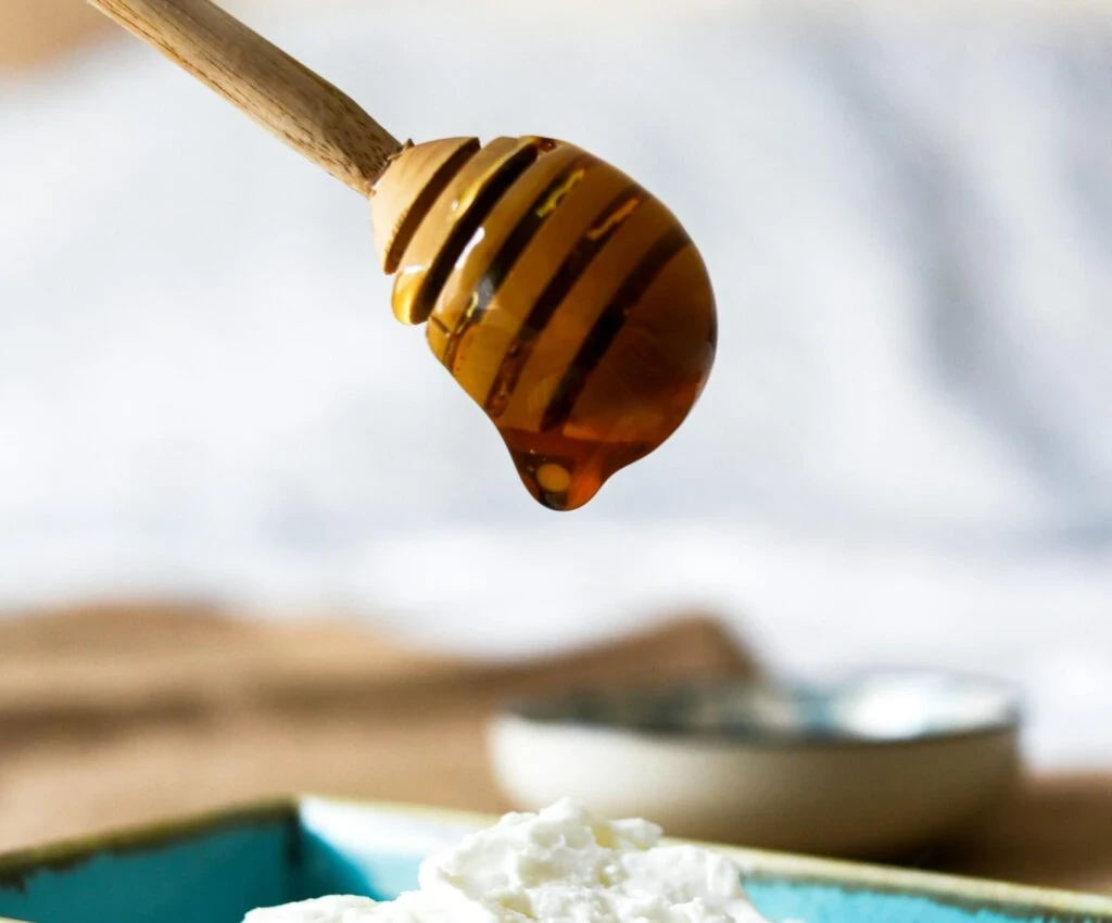 image about الزبادي والعسل: يكتشف العلم تحالفا حلوا وغير متوقع ضد الالتهاب المزمن في سن اليأس