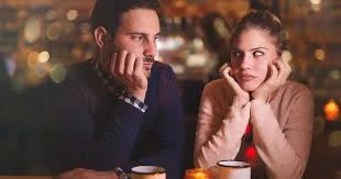 image about لماذا تجادل كثيرا مع شريكك في إجازة: كيف تتجنب الطلاق في طريق العودة