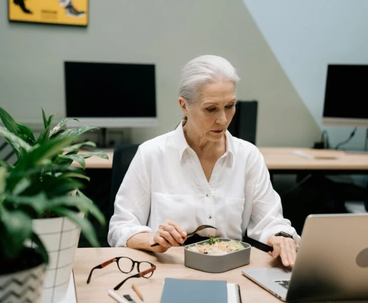 image about في غياب هرمون الاستروجين ، ورعاية مثل الذهب في القماش من ستروبولوما الخاص بك في سن اليأس