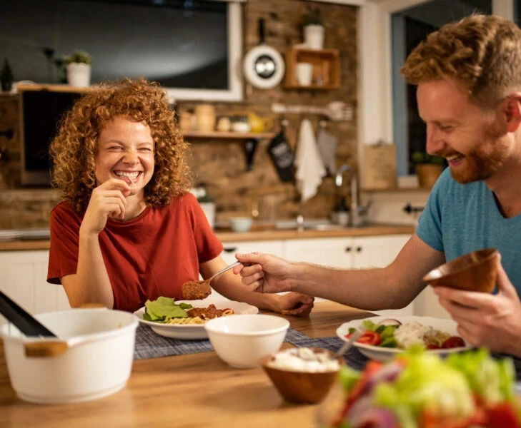 image about عشاء محلي الصنع ورفقة ، مفتاح الحصول على نوم مريح