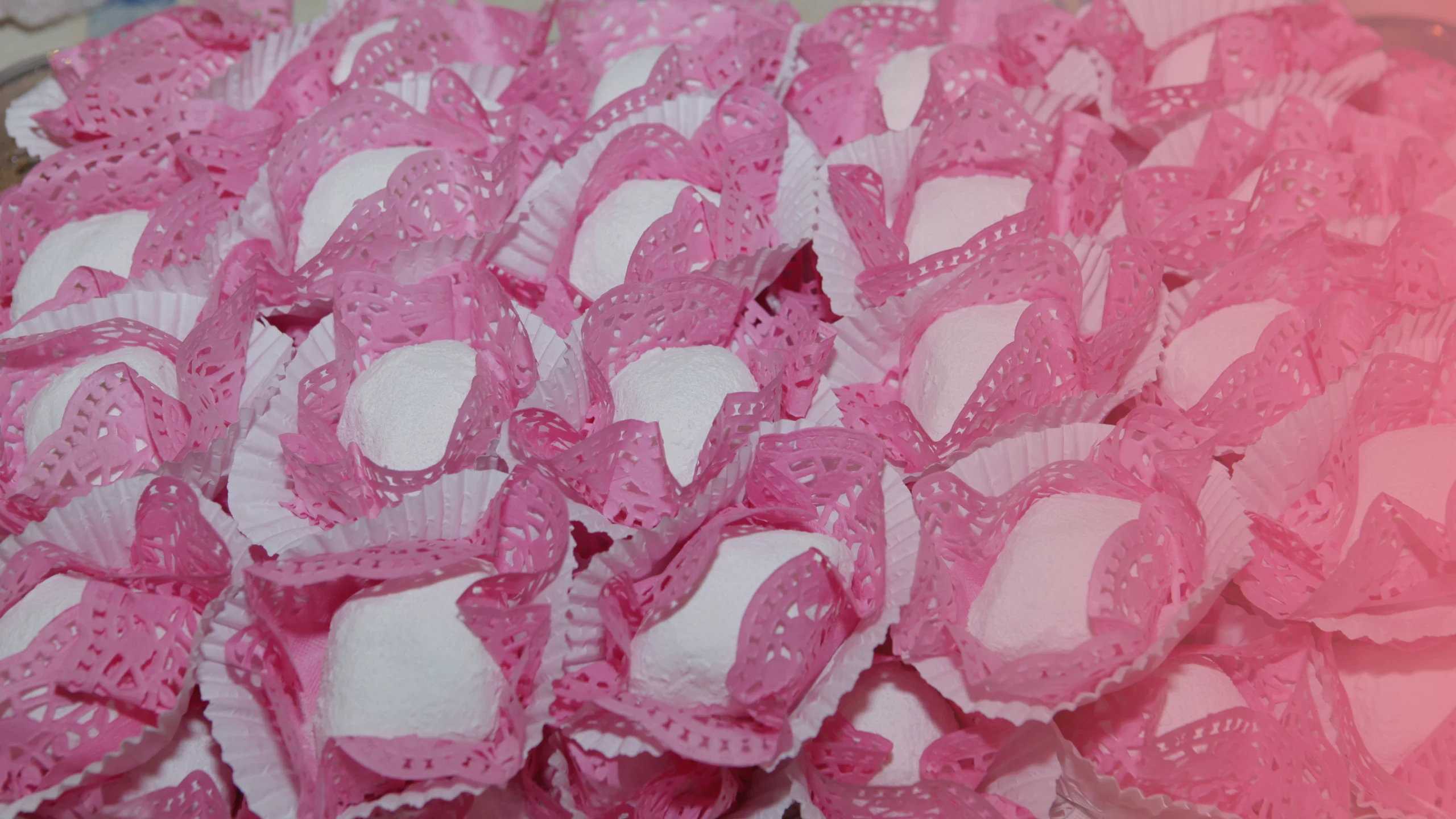 image about المقروط (خاصة مقروط اللوز الذي صُنّف عالمياً) 