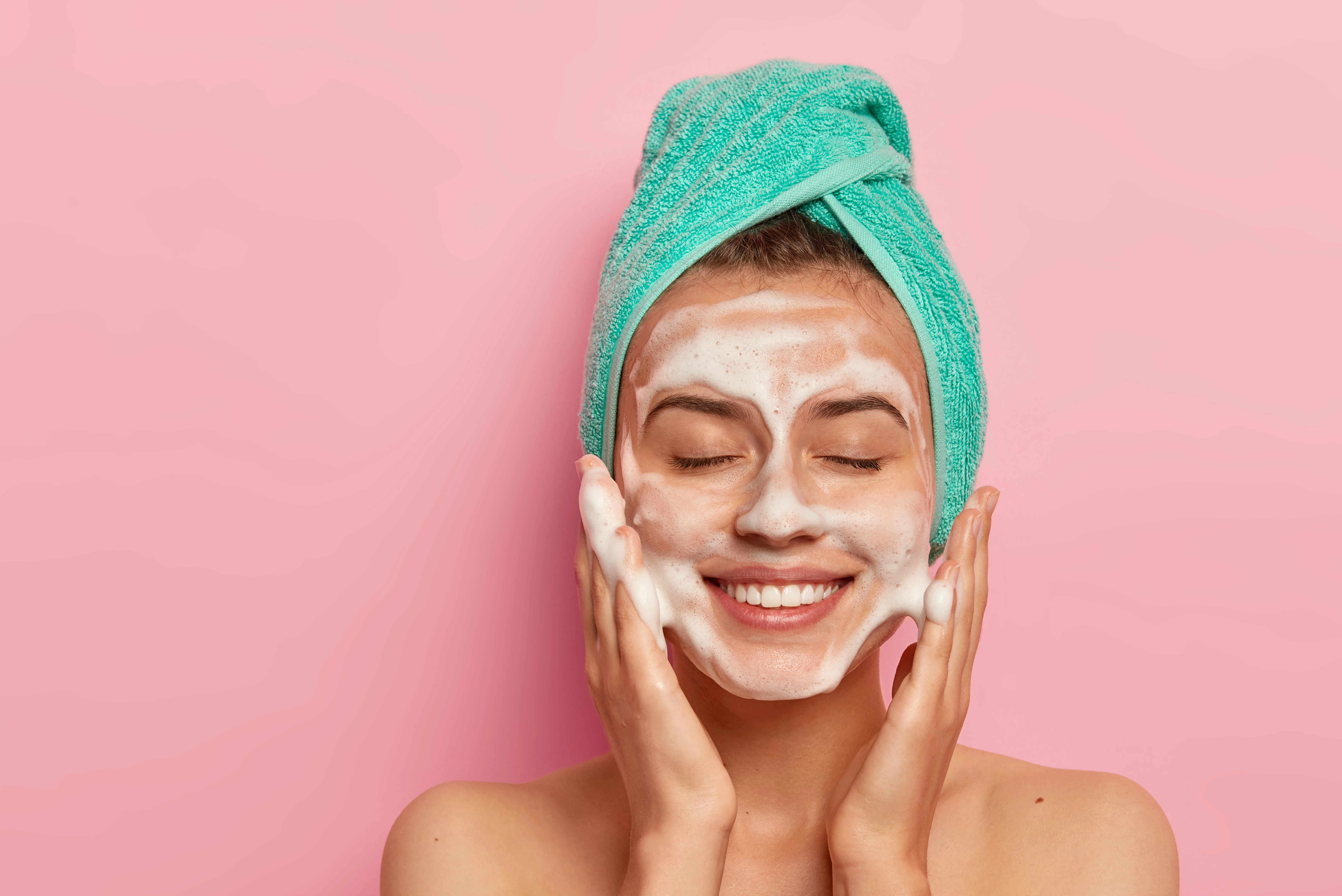 image about دليل جمالك قبل العيد: تنظيف البشرة وترطيبها ونصائح لنضارة طبيعية