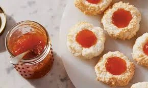 image about حلوى بالزيت تذوب في الفم مع جوز الهند والمربى