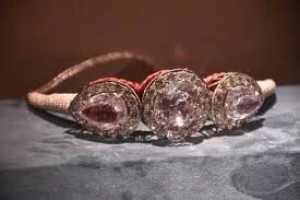 image about الأحجار الكريمه ونشأتها وتأثيرها على الكون والانسان منذ أن تم اكتشافها وكيف تعامل معها الإنسان