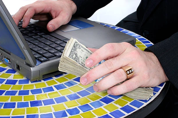 image about 🚀 كيف تحقق 300 إلى 1000 دولار شهريًا من الربح من الإنترنت (دليل عملي للمبتدئين) 💰