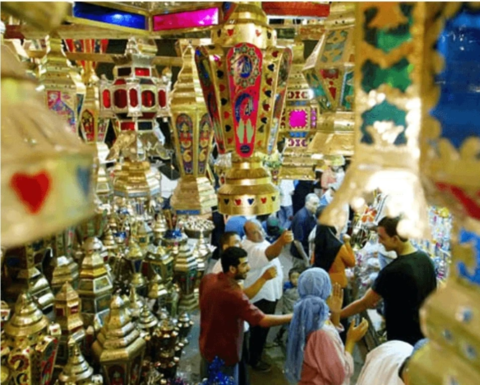 image about رمضان في مصر 2026: سر البهجة اللي مش بتموت وصراع 'الفانوس والميزانية'.. إزاي تفرح بأقل تكلفة؟