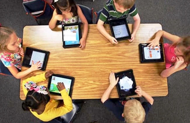 image about  الالعاب الالكترونية وماتسببها من أضرار على الاطفال وعلى المجتمع  والمخاطر والاضرار تحتويها تلك الألعاب