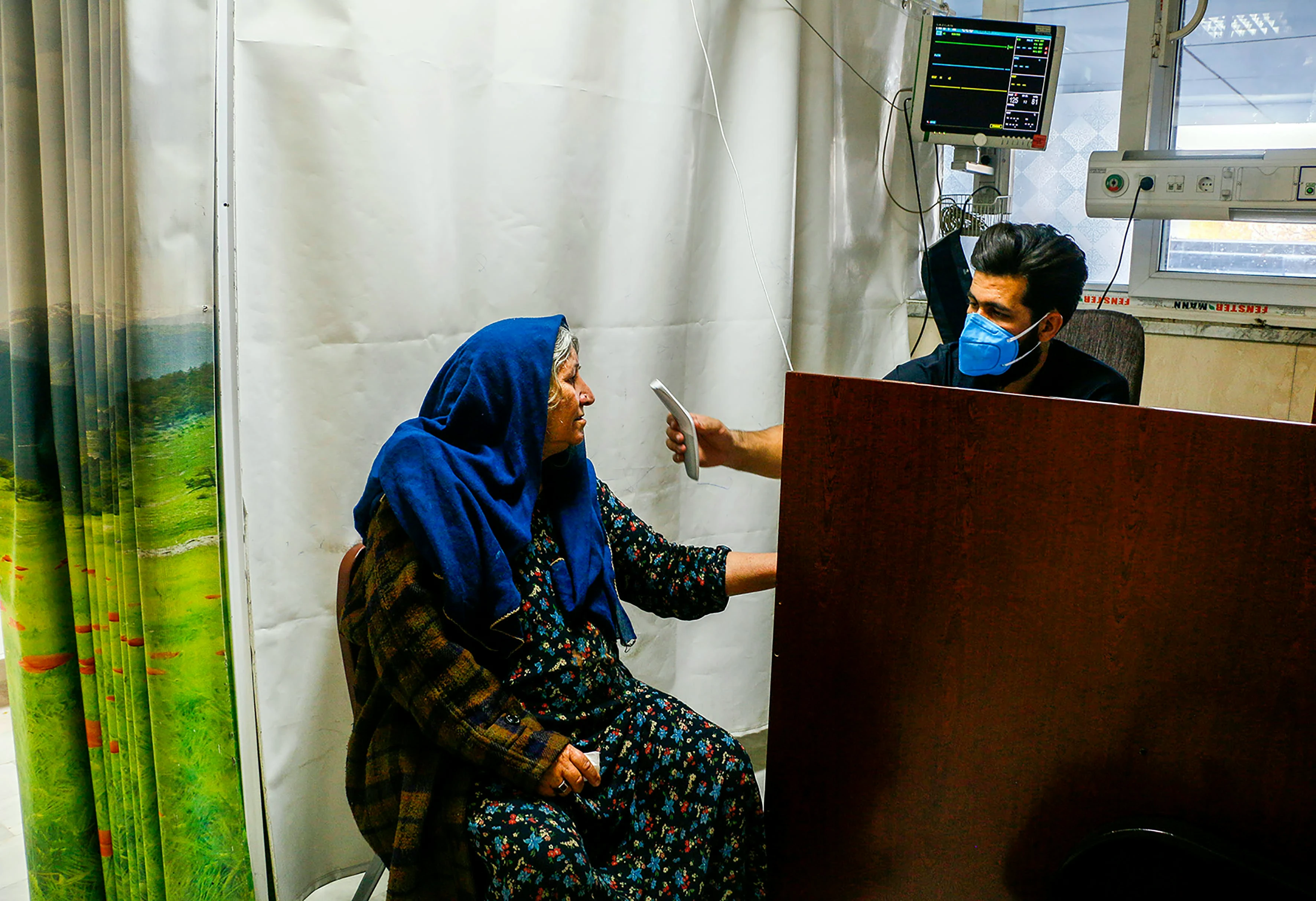 image about دليل إدارة المستشفيات الحديثة: الأسس، التحديات واستراتيجيات التميز المؤسسي