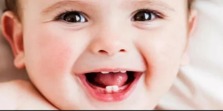 image about أعراض التسنين عند الأطفال: الدليل الشامل + طرق التخفيف الآمنة ومتى يجب القلق.