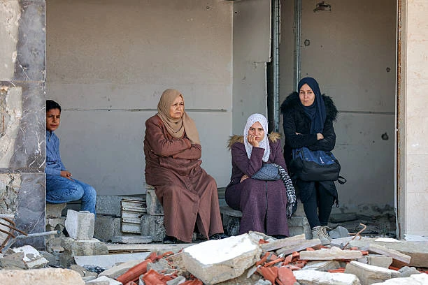 image about ندوب فوق وجه الإنسانية: تشريح مأساة الحروب