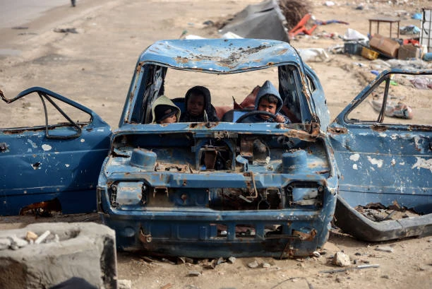 image about ندوب فوق وجه الإنسانية: تشريح مأساة الحروب