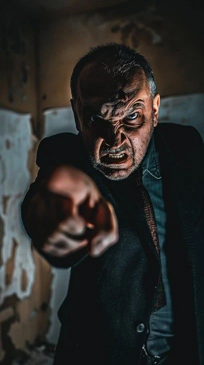 image about انسَحِب حينما تنطفئ الشمس في عينك بقلم الكاتبة/ حنان فاروق العجمي 