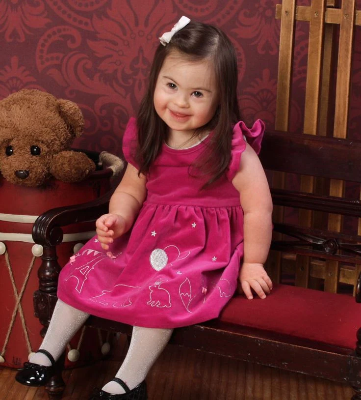 image about ليلي وعالم من الألوان 