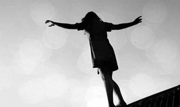 image about حياتك أغلى من لحظة ضعف الانتحار مش حل