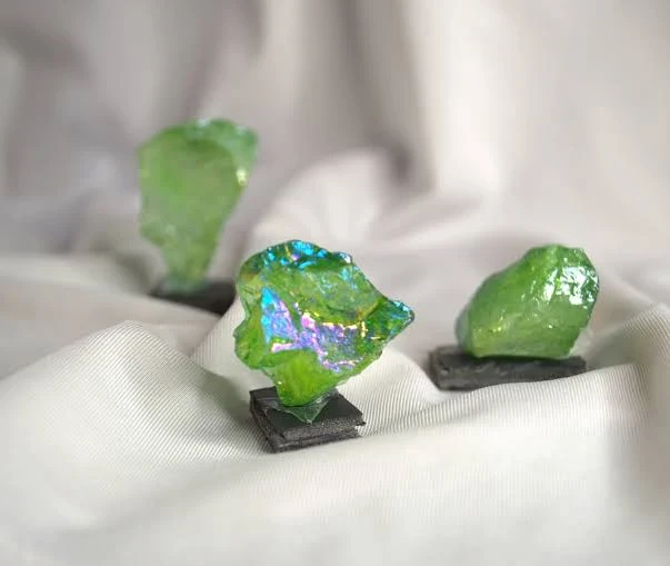 image about حجر البيريدوت: أسراره، فوائده، واستخداماته في عالم الأحجار الكريمة