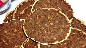 image about 🥟 لحم بعجين على الأصول | وصفة تقليدية بطعم شرقي أصيل