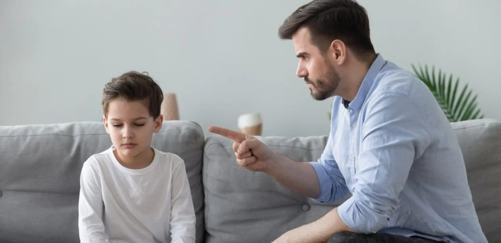 image about إذا ربّيت أبناءك على الخوف بدل الاحترام… فاستعد لهذه النتائج الكارثية!