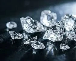 image about ملك الأحجار الكريمة: سحر الألماس بين بريق المظهر وعظمة المكانة