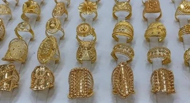 image about بريق الذهب وتأثيره على الاقتصاد العالمي