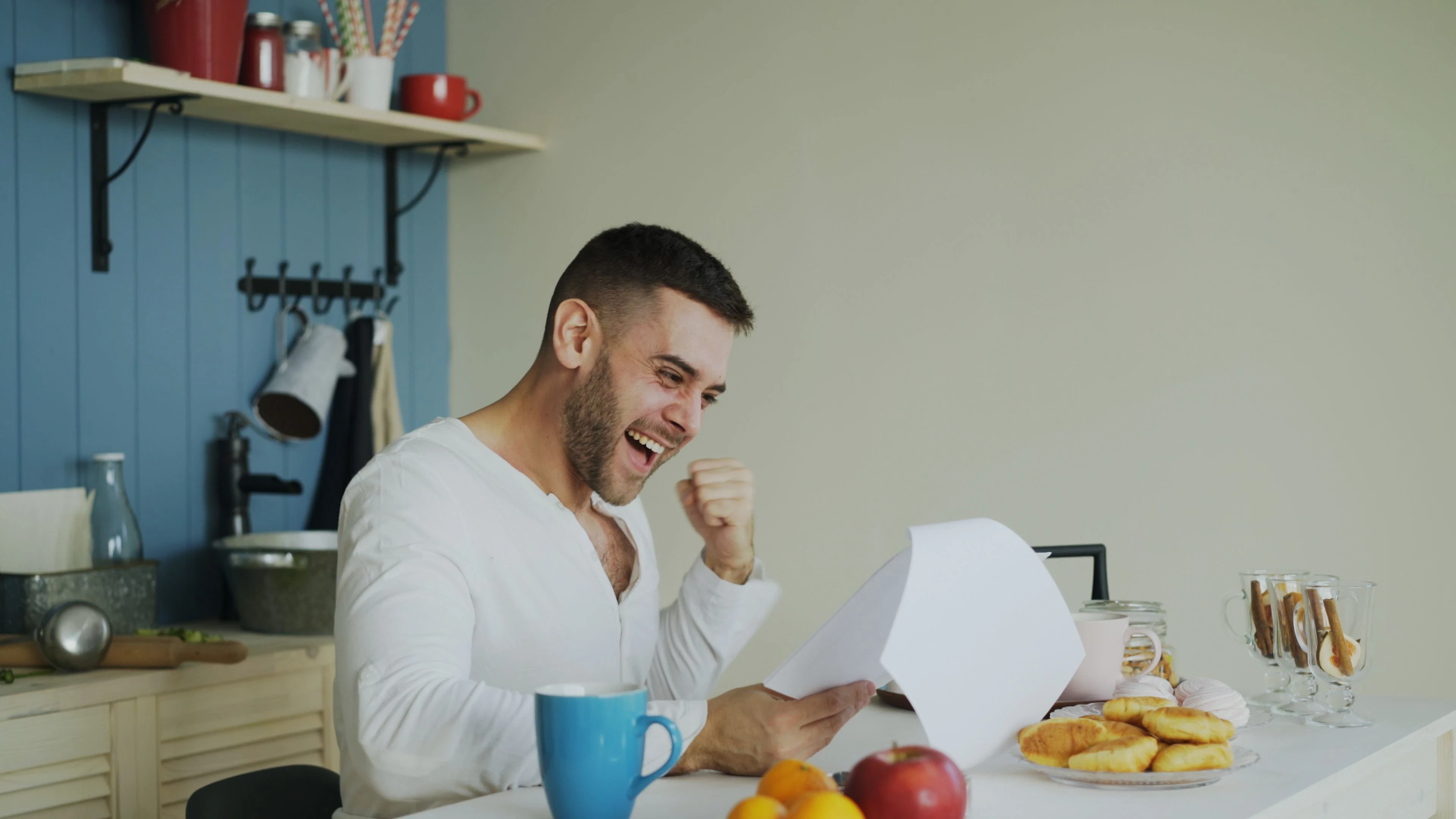 image about كيف تحسن مظهرك وثقتك بنفسك بدون إنفاق الكثير من المال؟