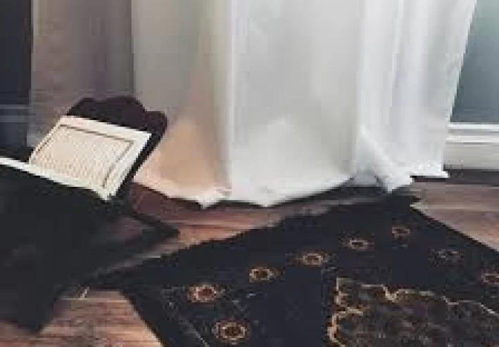 (فليدع ناديه سندعو الزبانيه كلا لا تطعه واسجد واقترب)  حد فاهم!