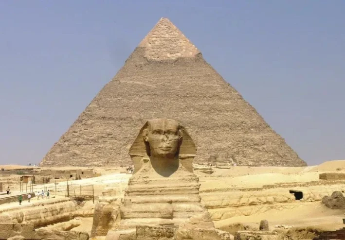 الاستفاده من السياح والزوار عن طريق السوشيال ميديا