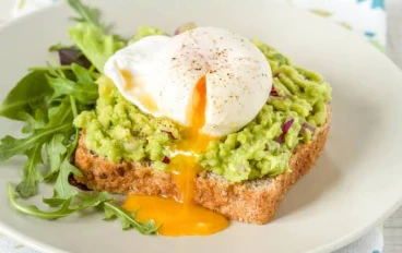 Conquer Your Mornings: 5 Easy & Nutritious Breakfast Ideas to Power Up Your Day