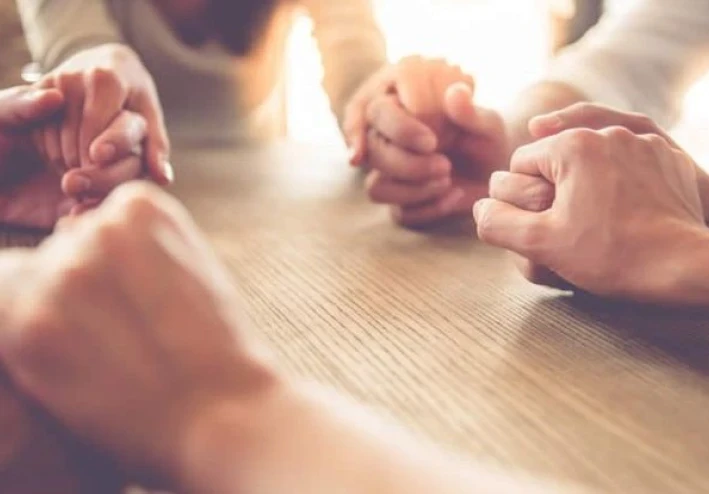 يوماً ما سيأتي أحدهم ليصلح خرابك الداخلي