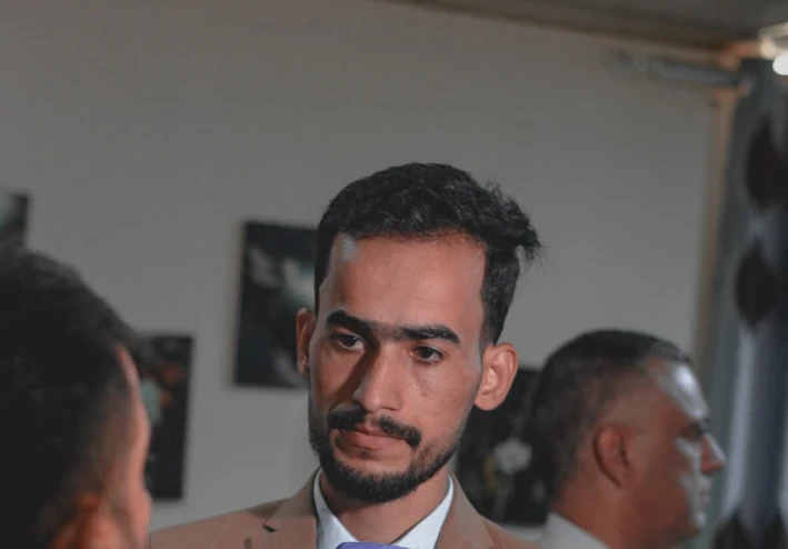 السيرة الذاتية للكاتب عادل الشرار