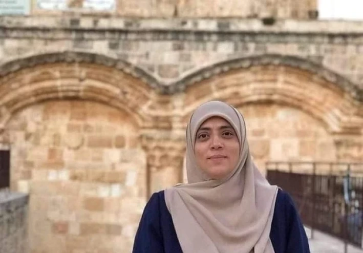 انتزعو منها الحجاب والملابس أثناء حبسها "خديجه خويص #مرابطة_الاقصى "