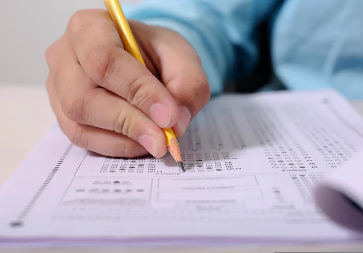 خمس أخطاء تحدث أثناء فترة الامتحانات