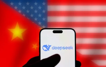 الصين تقود ثورة الذكاء الاصطناعي: DeepSeek يتجاوز ChatGPT ويُعيد تشكيل المنافسة العالمية