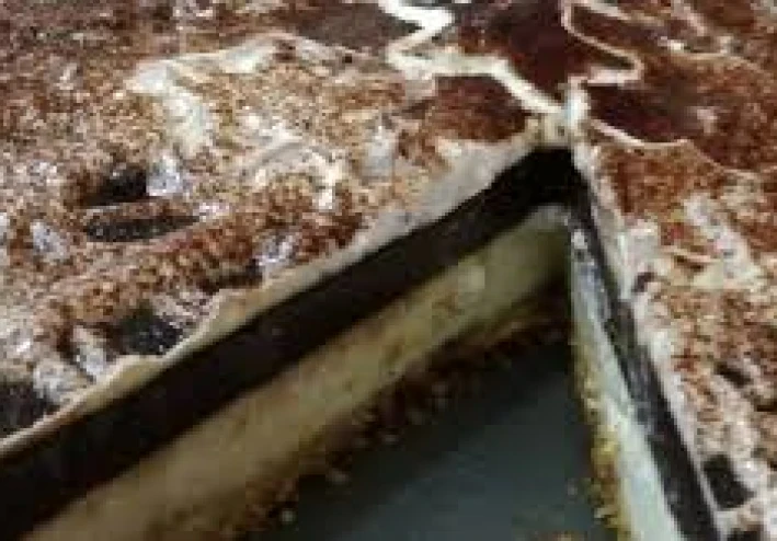 🍫✨ طريقة عمل شوكولامو – مشروب الشوكولاتة البارد الكريمي