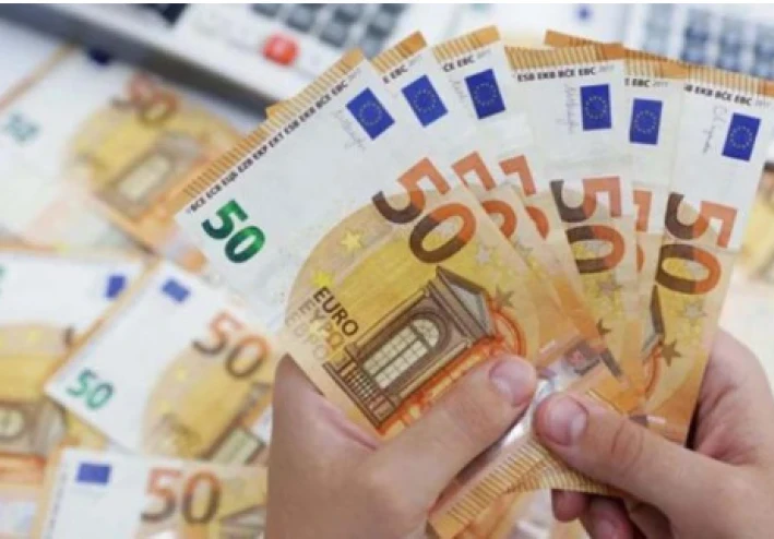 تراجع سعر اليورو أمام الجنيه المصري اليوم – انخفاض بين 10 و20 قرشًا