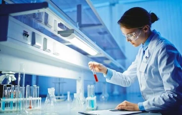 العلاج البيولوجي: أمل واعد في علاج السرطان والأمراض المناعية والجينية