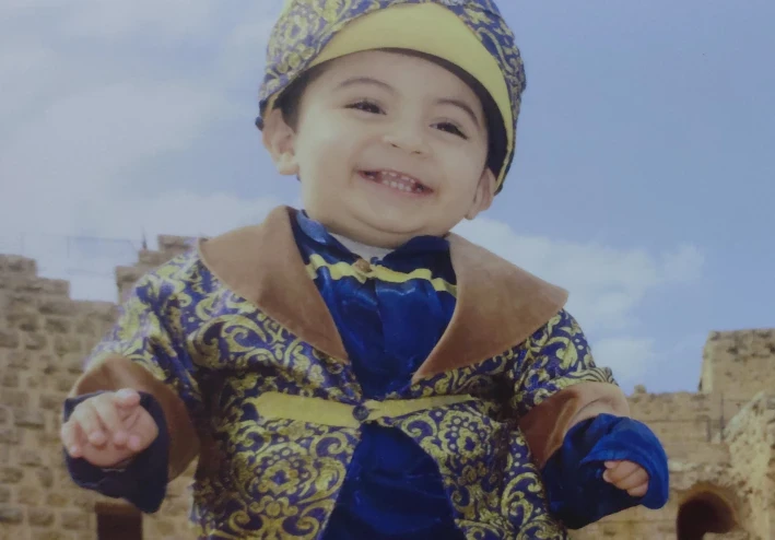 الطفل المدلل: معاناة في الصغر وشقاء في الكبر