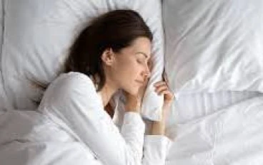 You may find it easier to fall asleep if you eat regale early
