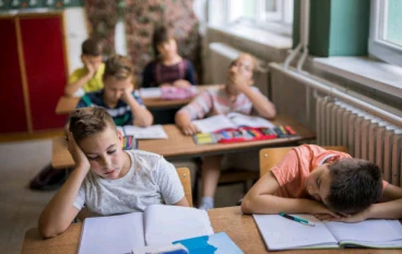 كيف يؤثر النوم على أداء الطلاب؟