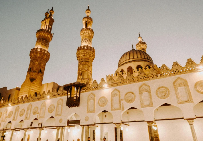 أهمية الدين في ظل تحديات العصر الحديث