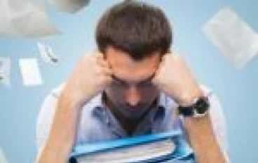 لماذا نكرر نفس الأخطاء؟ 🔁 علم النفس يشرح دوامة التكرار السلوكي