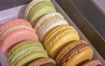 الماكرون (Macaron) هو نوع من الحلويات الفرنسية 