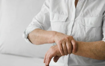الاعتلال العصبي السكري: الأسباب، الأعراض، والعلاج٢٠٢٥