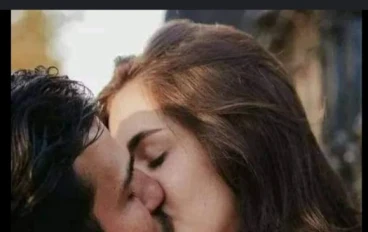 هو شايفها كل دنيتي.. وهي شايفاه عادي 😔😔💔..