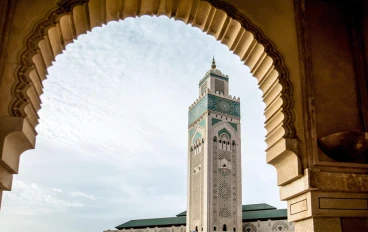حين تسقط الأقنعة ويبقى الإيمان